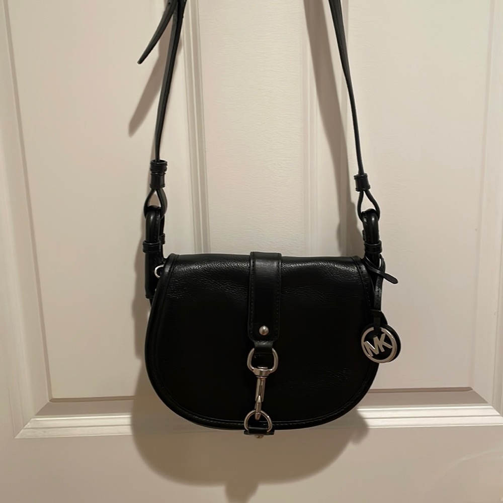 NWOT Michael Kors Saddle Bag Purse
Black with silver hardware